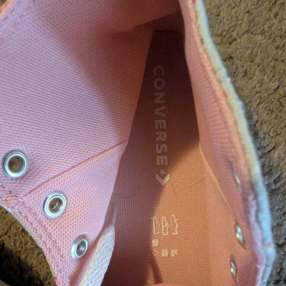 Converse Pink Sneakers Playful Canvas Design - Picture 9 of 10